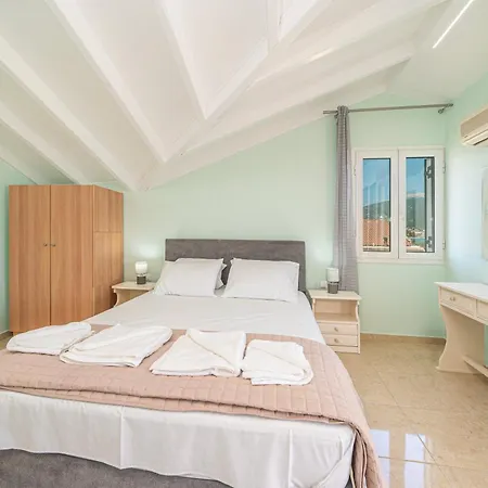 Aparthotel Filalithis & *