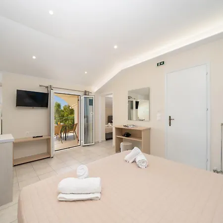 Apart Otel Filalithis & Sami (Kefalonia)