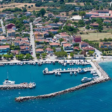 Filalithis & 3* סאמי