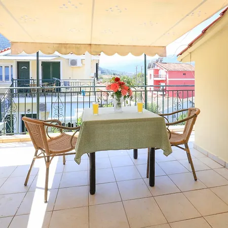 Filalithis & מלון דירות 3*